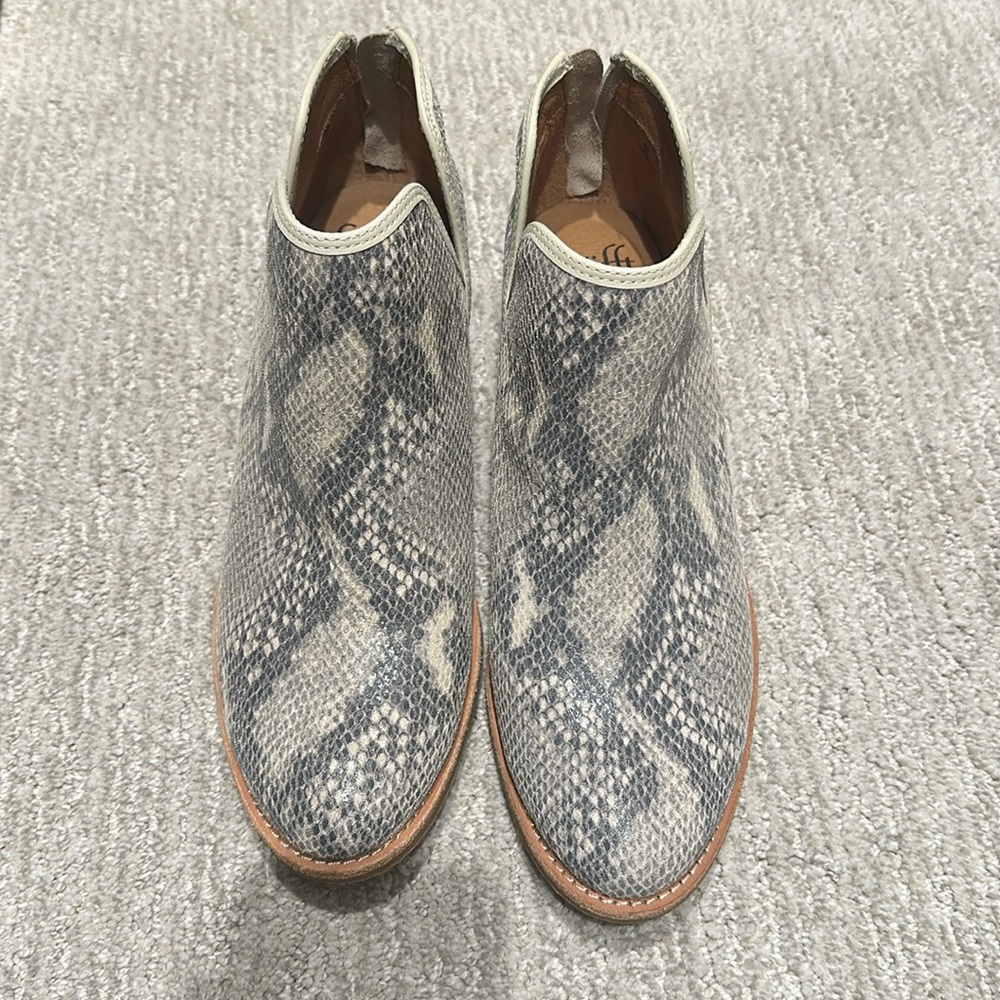 Sofft Abena Booties